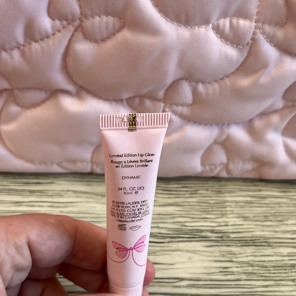 🆕 Estee Lauder Pink Quilted Cosmetic Bag